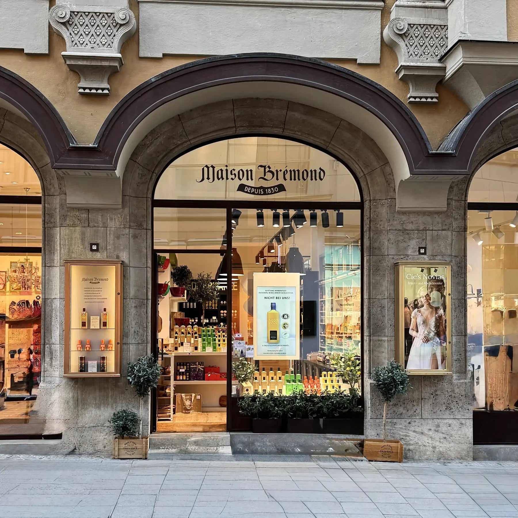 Maison Brémond Storefront in München mit mediterranen Delikatessen und hochwertigem Olivenöl