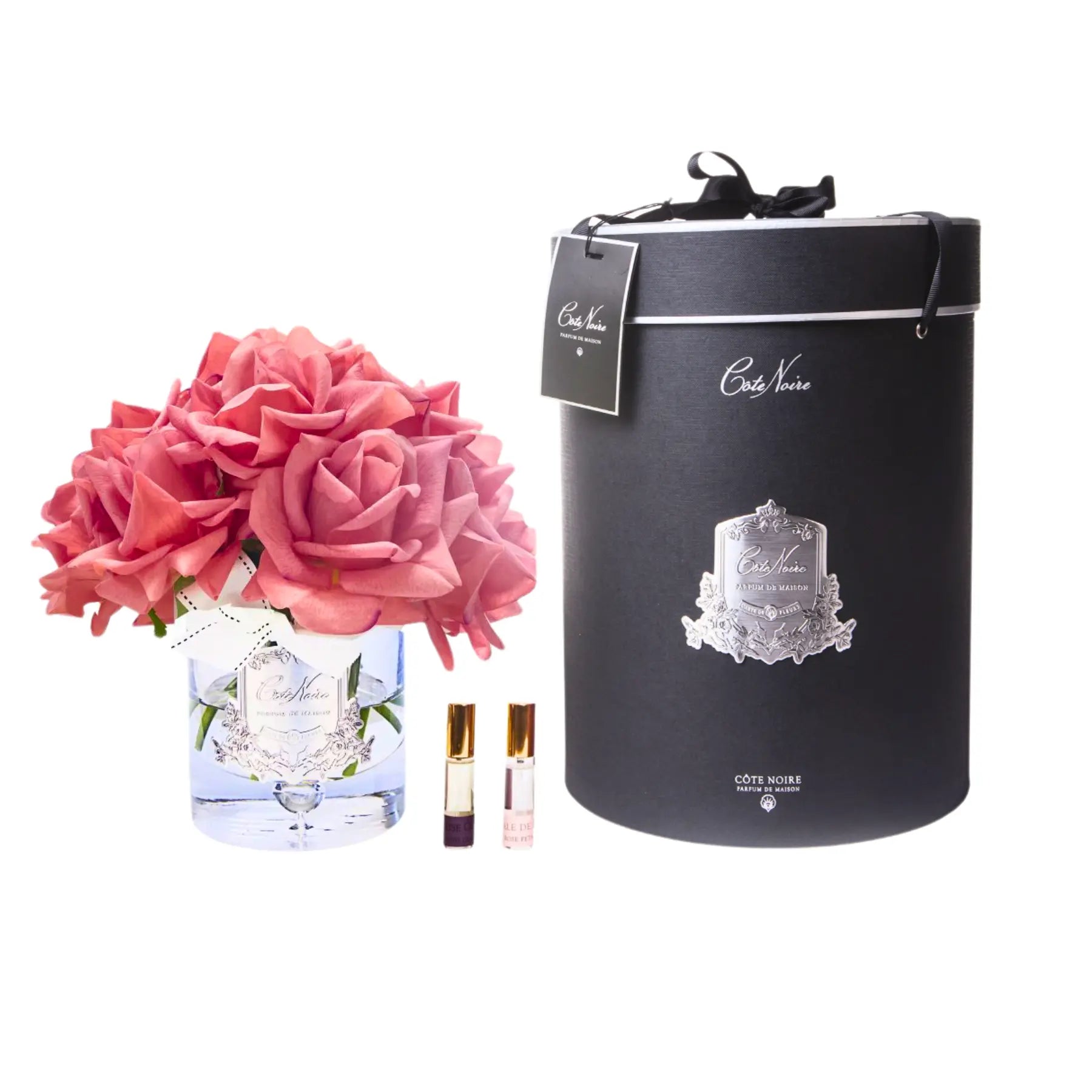 Zarter Duftrosenstrauß in Weiß mit pfirsichfarbenem Schimmer – inklusive eleganter Box und Parfum.