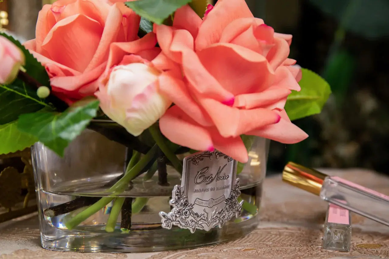 Edle künstliche Duftblumen in zartem Weiß-Pfirsich-Ton mit Geschenkbox