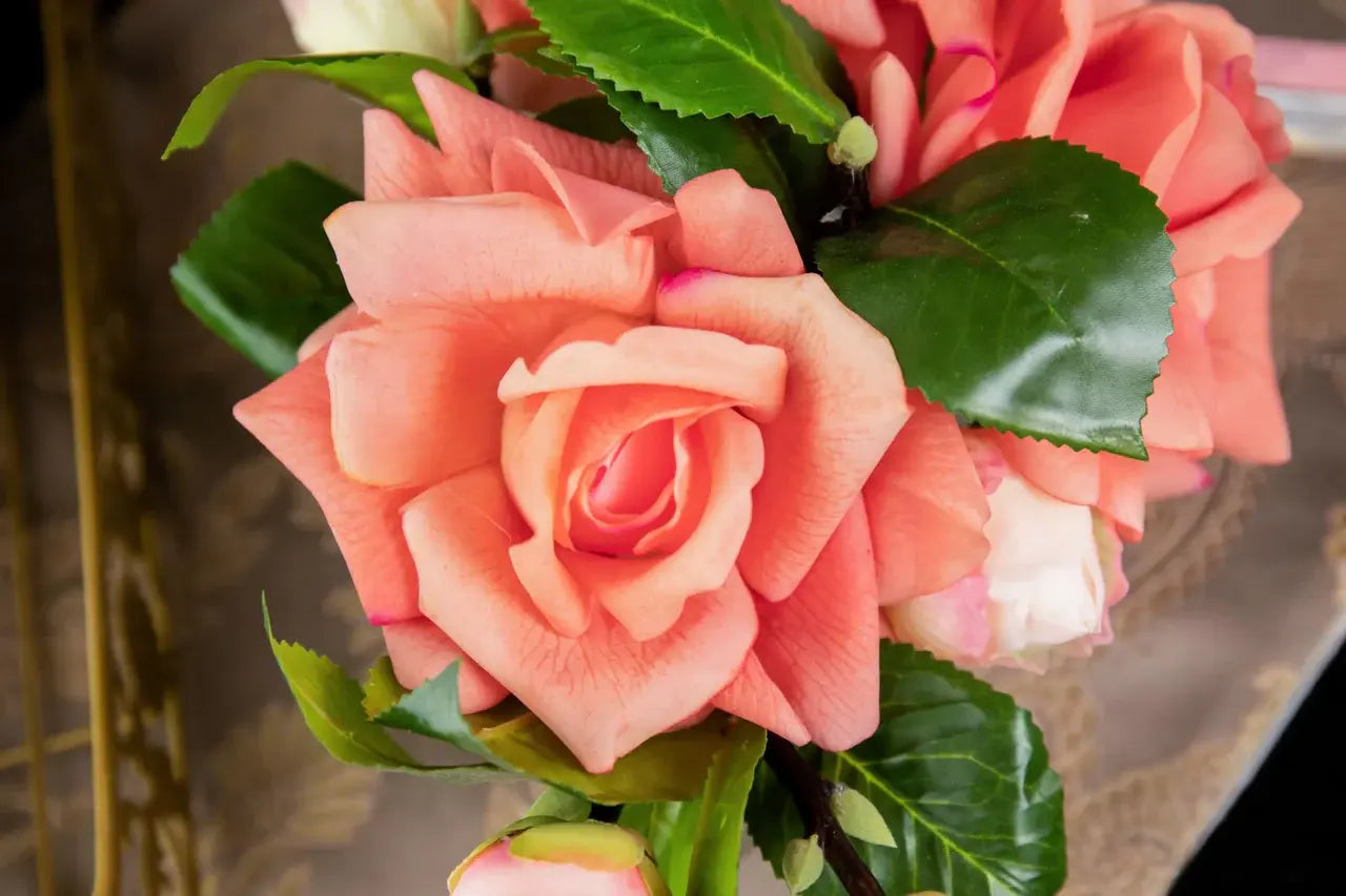 Detailaufnahme einer Côte Noire Duftblume in White Peach mit Parfum