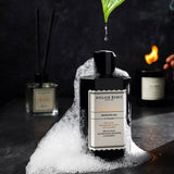 istanbul duschgel 250ml in schwarzer flasche mit schaum auf schwarzem marmor